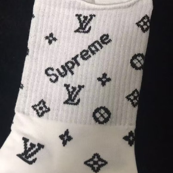 Brand new white socks - Picture 4 of 5